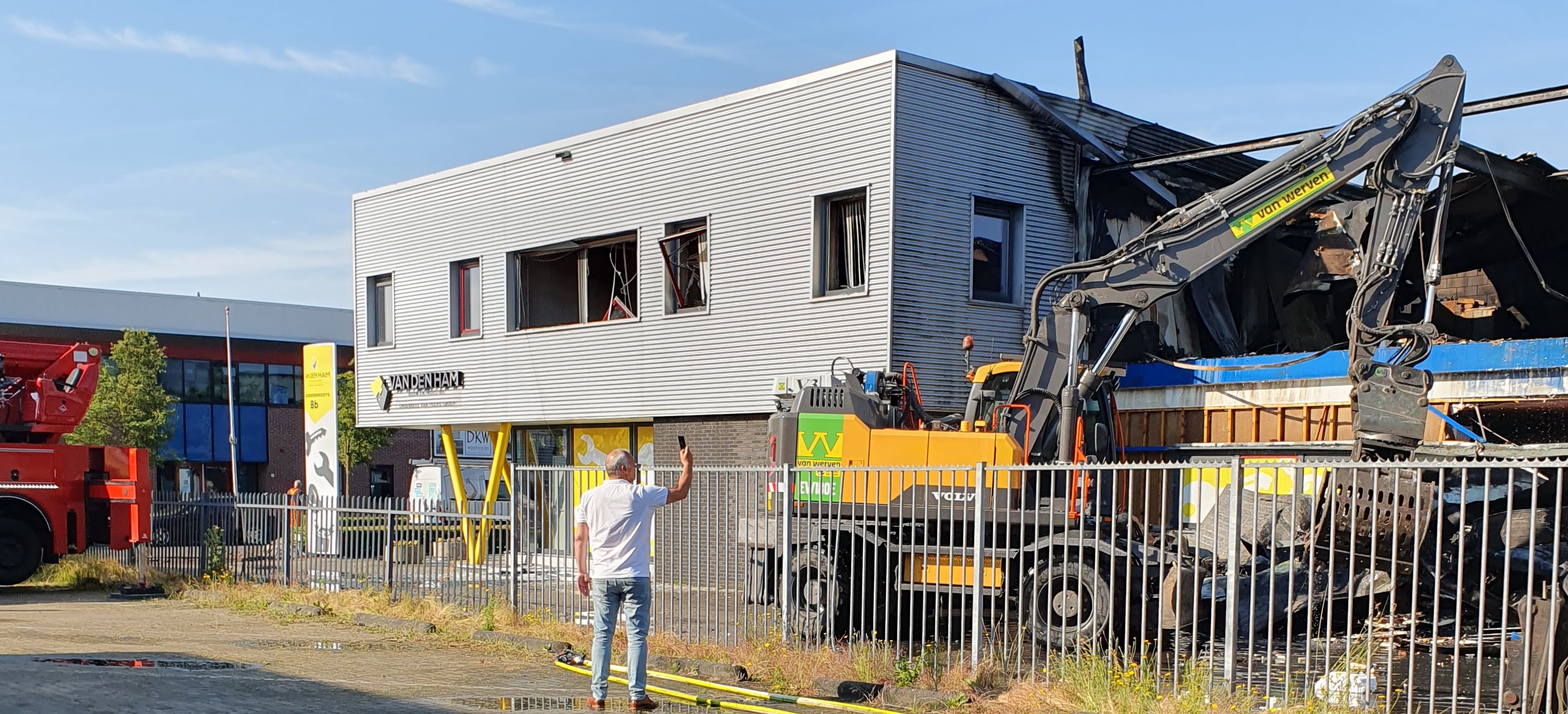 Grote brand bij Van den Ham Elburg Grote brand bij Van den Ham Elburg